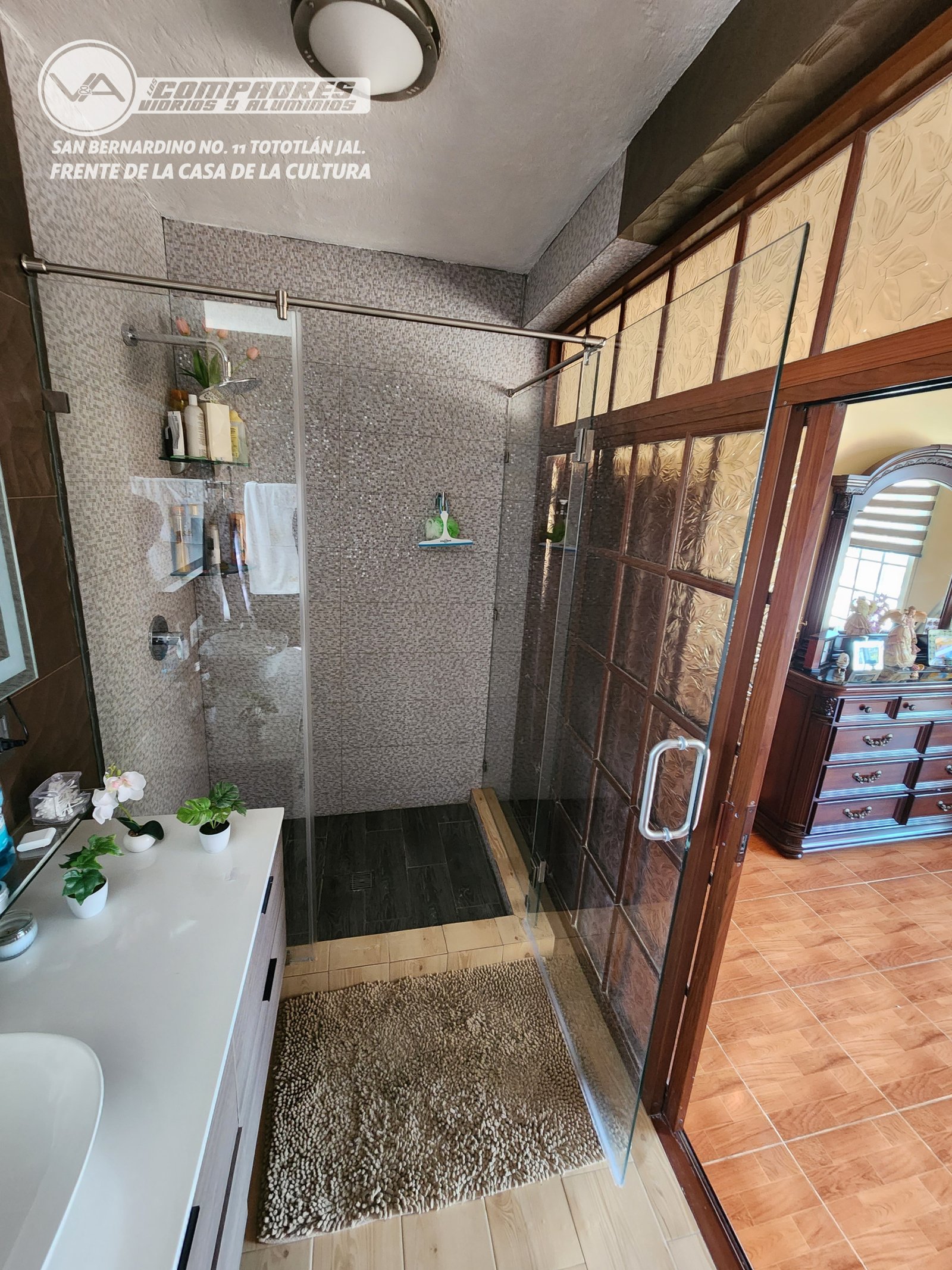 Division de baño abatible