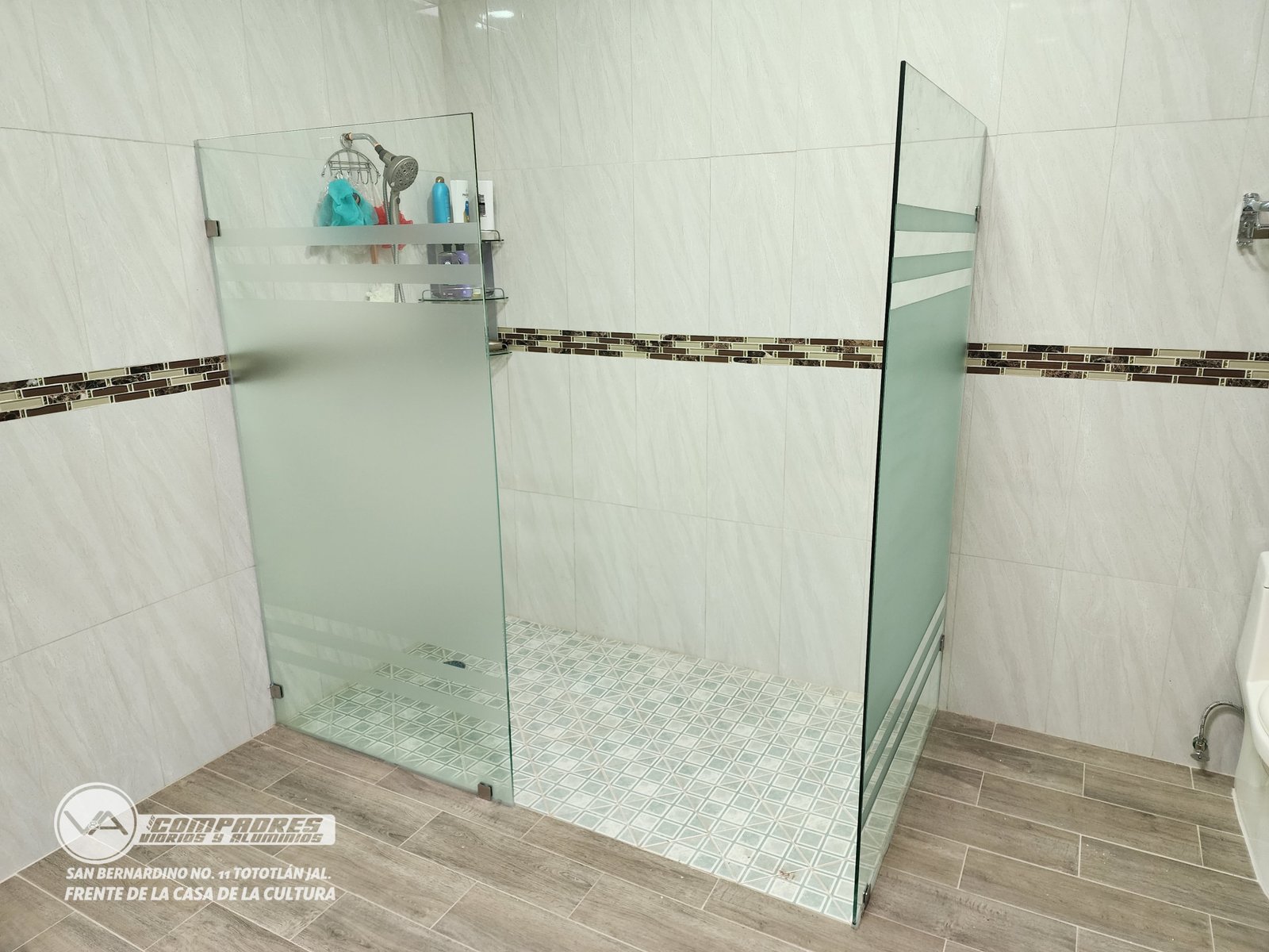 Division de baño solo fijos con calca