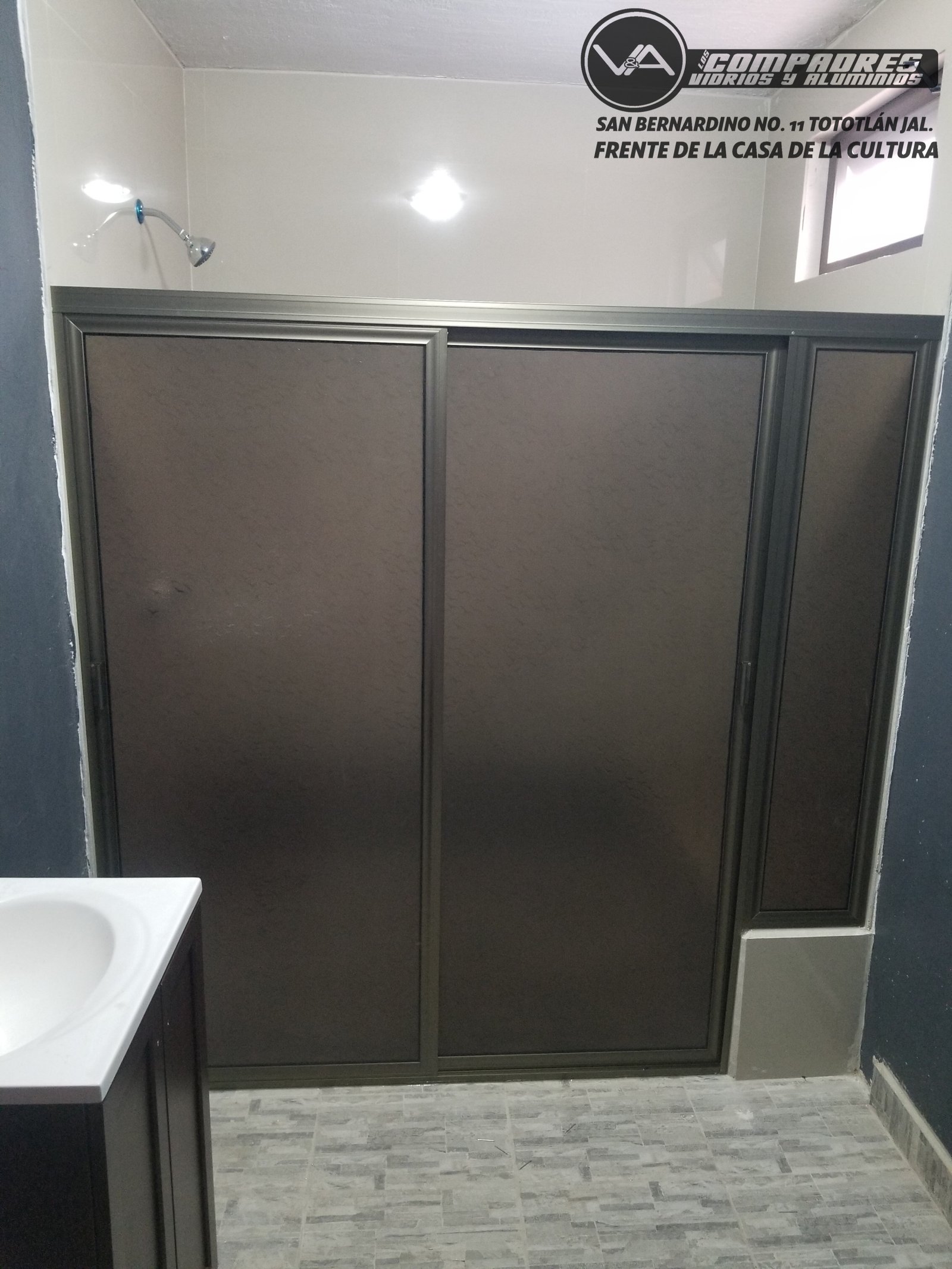 Cancel de baño con fijo corredizo