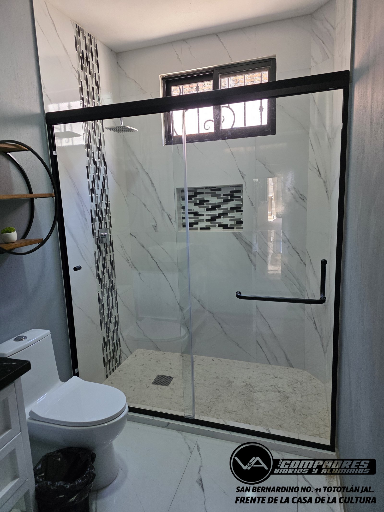 Cancel de baño río bravo con jaladera toallero